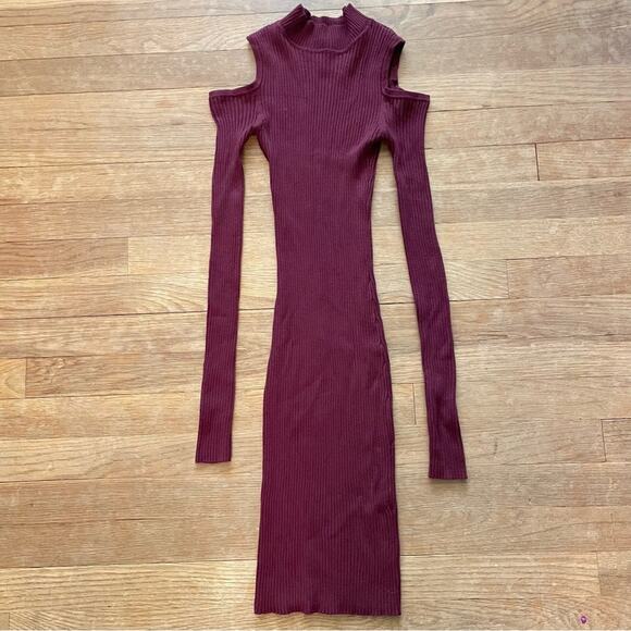 Planet Gold Burgundy Plum Mock Neck Cold Shoulder Fitted Dress Size Small S B16 - Picture 4 of 4